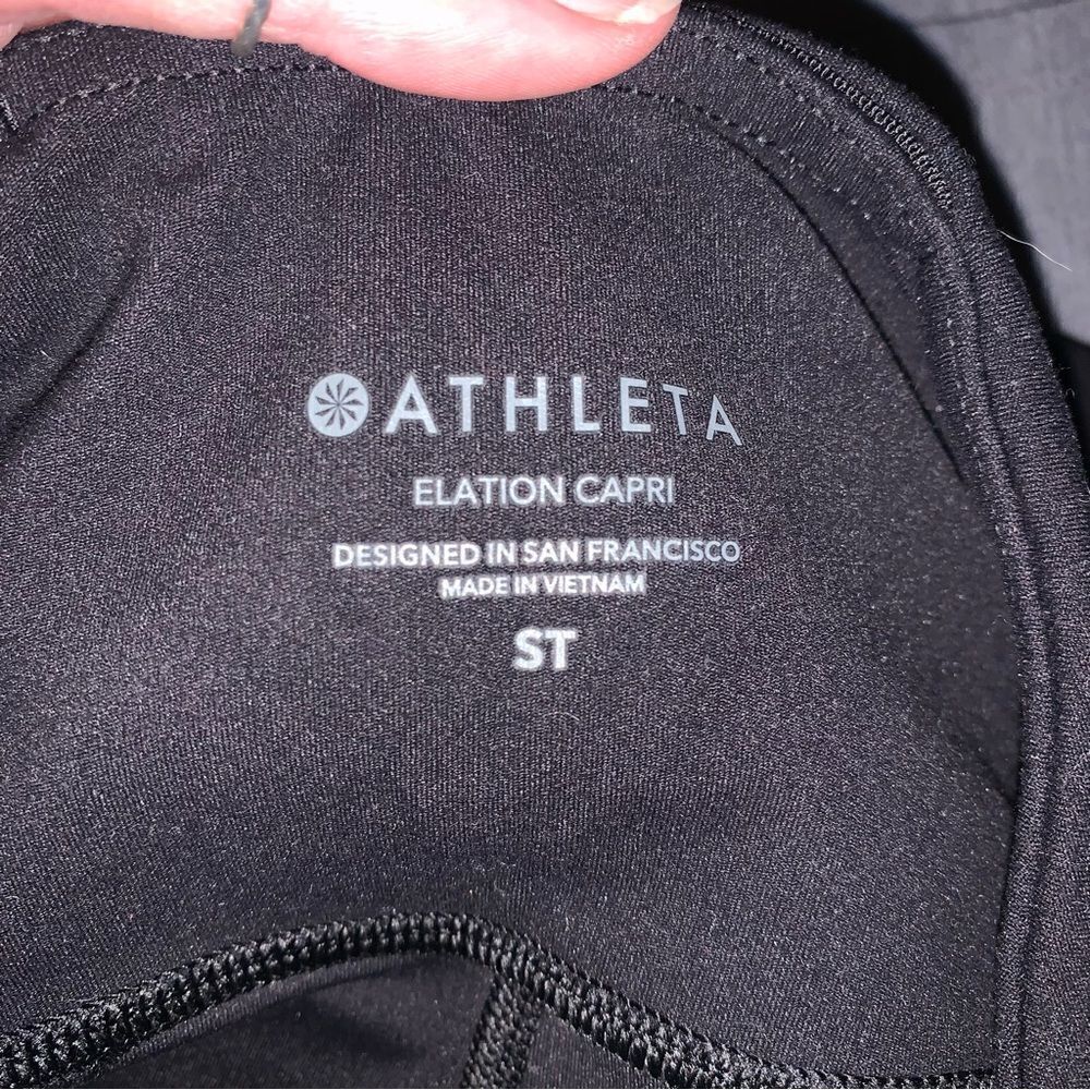 Athleta Elation Capri leggings Small - Picture 2 of 7